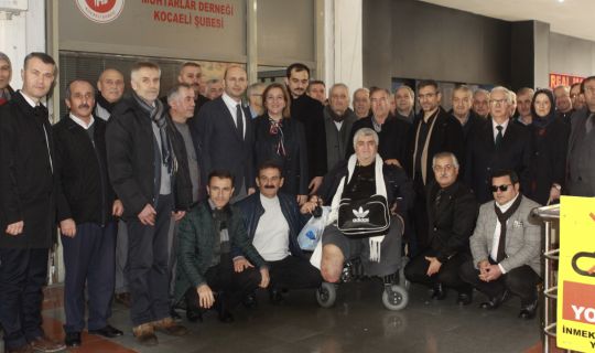İzmit’i gelecek vizyonuna taşımak görevimiz