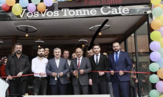 Körfez de Vos Vos Tonne Cafe Açıldı
