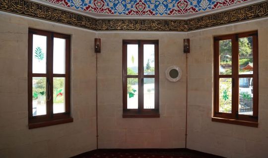 GÖLCÜK’ÜN ADINI SANAT TARİHİNE YAZDIRACAK “SULTAN BABA MESCİDİ” TAMAMLANDI