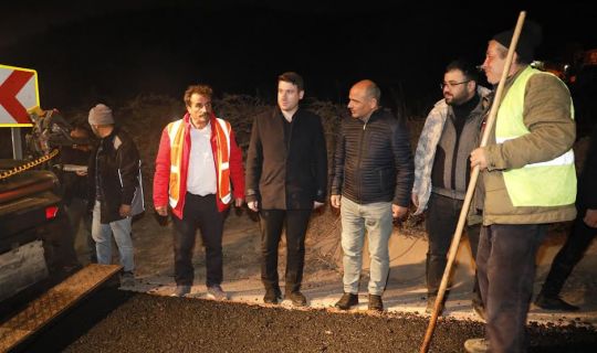 Başkan Söğüt asfalt çalışmalarını inceledi Başkan Söğüt asfalt çalışmalarını inceledi