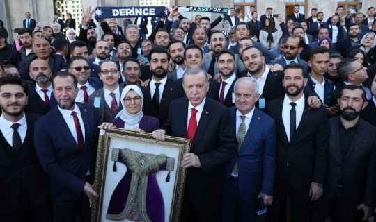 “Derince Burada, Reisinin Yanında”