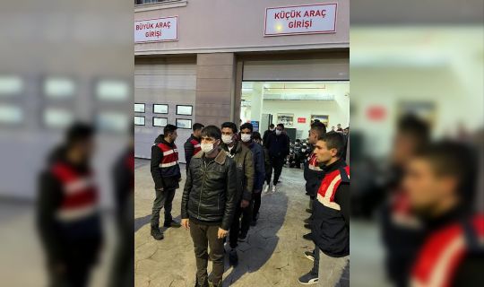 127 Düzensiz Göçmen Sınır Dışı Edildi