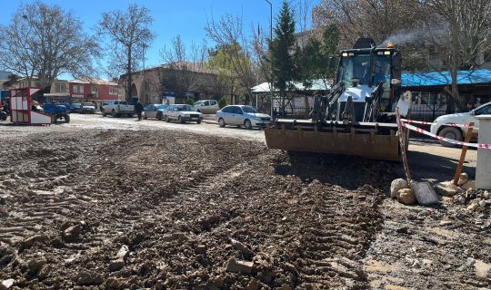 İzmit Belediyesi ekipleri, sel felaketinin yaşandığı  Adıyaman’da çalışmalara aralıksız devam ediyor