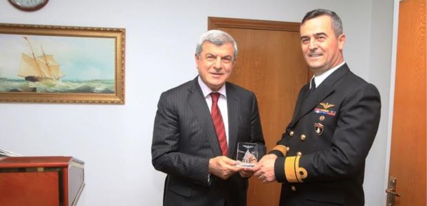 Başkan Karaosmanoğlu, Tuğamiral Kızılelma’yı ziyaret etti