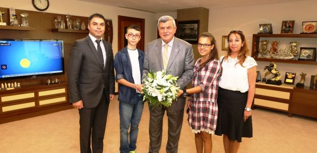 Eğitimci Başkandan öğrencilere teşvik