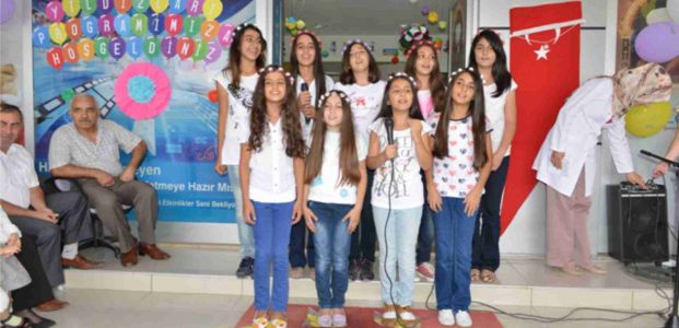 Fatih Sultan Mehmet Bilgi Evi öğrencilerinden muhteşem yaz etkinliği