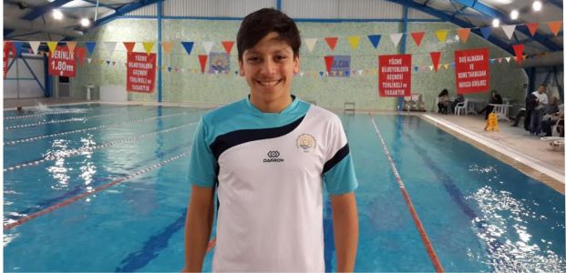  Gölcük Belediyespor Yüzücüsü Türkiye Şampiyonasında