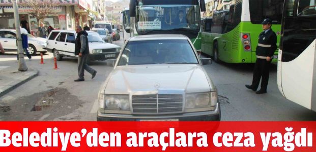 İzmit Belediye'sinden araçlara ceza yağdı