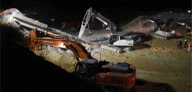 Köprü yıkımı “patlatma“ yöntemiyle yapıldı