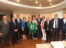 İYİ Parti Genel Başkanı Meral Akşener  Başkan Hürriyet’i ziyaret etti