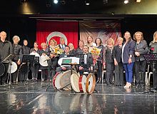 İZMEK kursiyerlerinin hazırladığı yılsonu gösterisi   büyük beğeni topladı