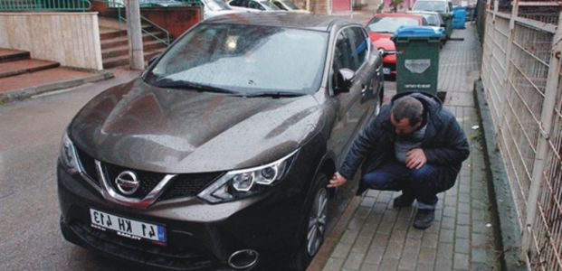 15 aracın lastiği patlatıldı