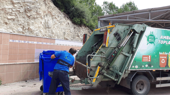 İZMİT’TE GÜNDE 26 TON AMBALAJ ATIĞI TOPLANIYOR