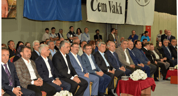 Canlar sevgide buluştu