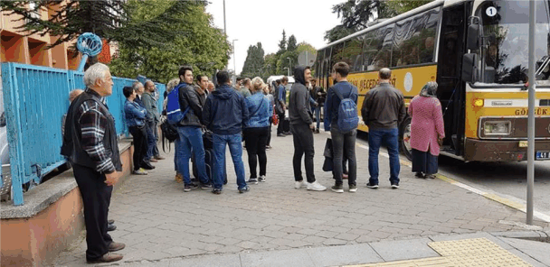 Gölcük Belediyesi Tarafından Ücretsiz Öğrenci Servisi Başladı