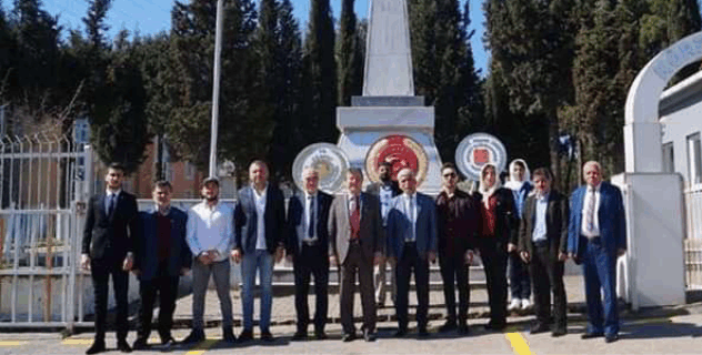 İYİ Parti Körfez 18 Mart da ilçe şehitliği ziyaret etti