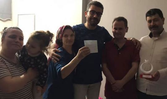 Körfez’in sevilen ismi örnek vatandaş Caner Göçmez, 3 bin 756 lira 50 kuruş topladı