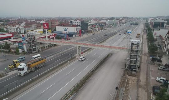 Köseköy Köprülü Kavşağı’na modern üst geçit