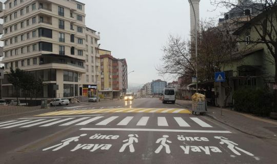 Okul önlerinde yaya güvenliği önemseniyor