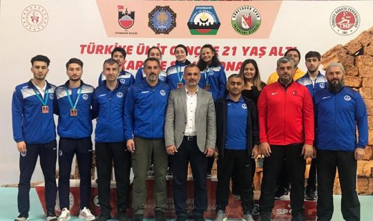 Türkiye Şampiyonasında Kağıtspor rüzgârı esti