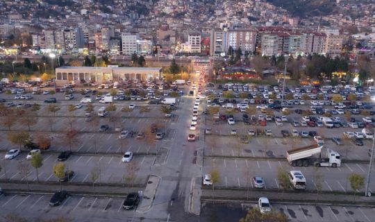 İzmit Sahil Otoparkı, çıkışı ilave şerit ile rahatladı