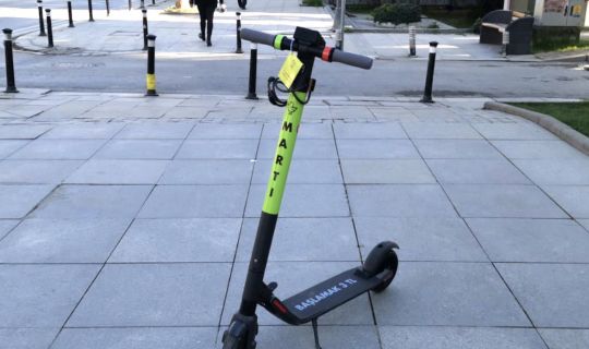 İZMİT’TE ELEKTRİKLİ SCOOTER DÖNEMİ BAŞLIYOR