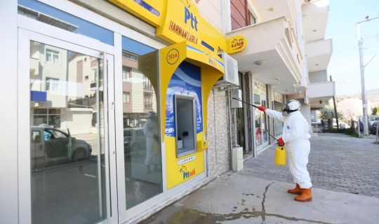 Derince’de Dezenfekte Çalışmaları Sürüyor Derince’de Dezenfekte Çalışmaları Sürüyor