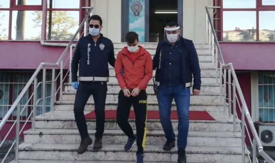 Kullandığı silahla birlikte gözaltına alındı