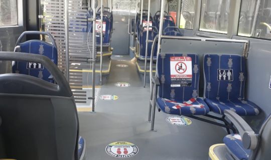 Tramvay ve otobüslerde sosyal mesafe uygulaması