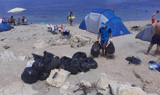 Hafta sonu Kandıra sahillerinden  250 ton atık toplandı