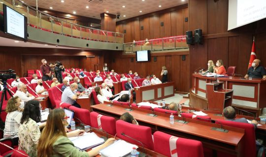 İzmit’e hem Halk Süt müjdesi, hem de Teleferik sürprizi