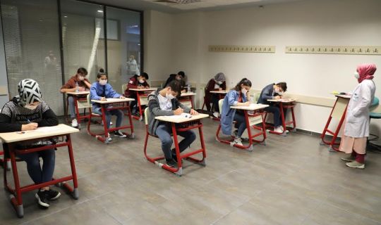 Akademi Lise giriş sınavları yapıldı