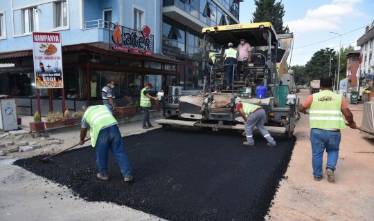 İzmit Belediyesi Paşa Caddesini,   yepyeni görünümüyle trafiğe açtı