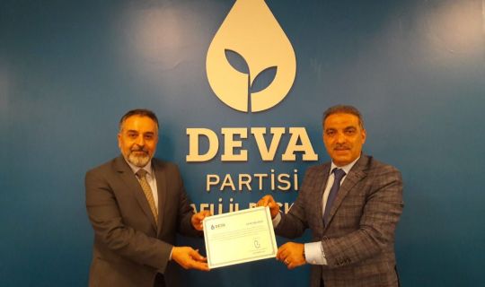 Körfez’in usta siyasetçisi Bozkurt, DEVA'nın ilçe başkanı