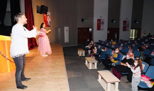 Körfezli Çocuklar, ‘Şaşkın Korsan’la eğlendi