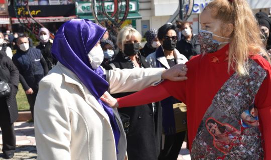 İzmit Belediyesi, kadın cinayetlerine sanatla dikkat çekti