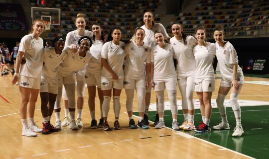 İzmitli Periler Adana engelini rahat aştı: 100-59