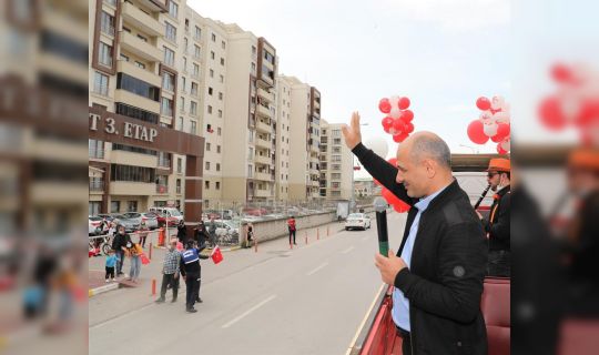 Körfez'de 23 Nisan coşkusu evlere taşındı