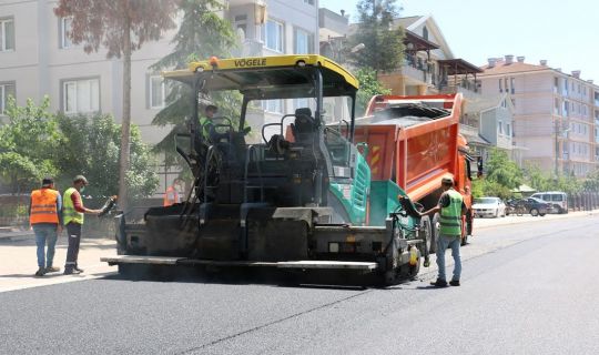 Körfez, Denizciler Caddesi’ne 3 bin ton asfalt