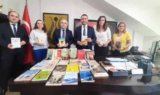 Kadın Konukevleri’ne Kitap Teslimi Yapıldı