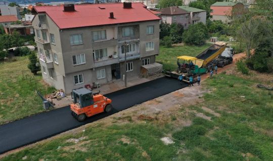 Körfez'de Altyapı sonrası yollar asfaltlanıyor