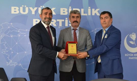 BAŞKAN BAYRAM KURTARAN'IN PERFORMANSI GÖZ DOLDURUYOR