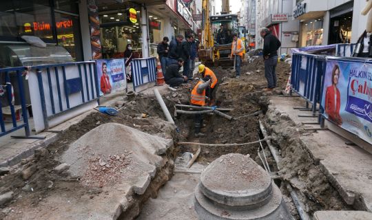 Fethiye Caddesi’nde mesai hafta sonu da devam etti 