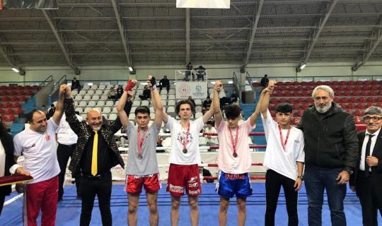 Kick Boks’ta şampiyon Körfez Gençlerbirliği