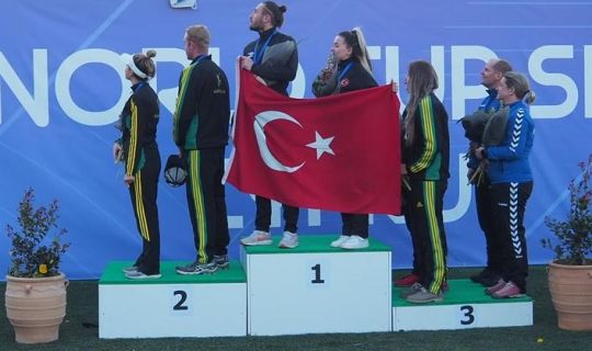 İlbilgi, Güney Kıbrıs’ta İstiklal Marşını okuttu