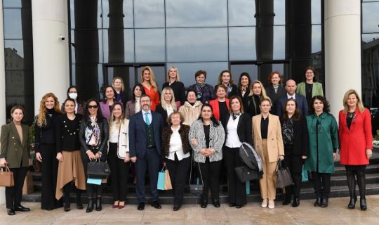 İş Kadınlarına ÖNEM ve Gönülden Gönüle Projeleriyle İlgili Bilgi Verildi