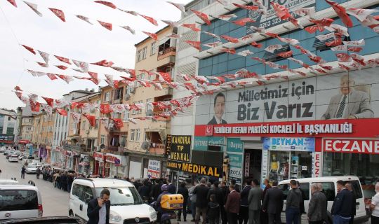 ARAS: YOKSULUN YÜZÜ GÜLERSE, BAYRAM OLUR. ARAS: YOKSULUN YÜZÜ GÜLERSE, BAYRAM OLUR.