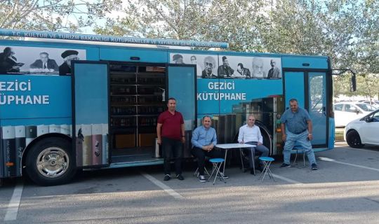 Gezici Kütüphane SEKA Park Sahili’nde