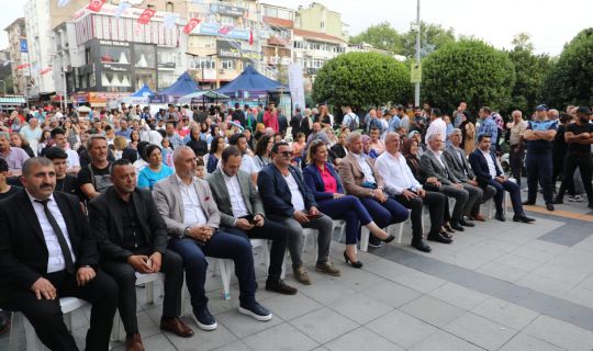 İzmit Kent Orkestrası   bayram neşesini zirveye taşıdı