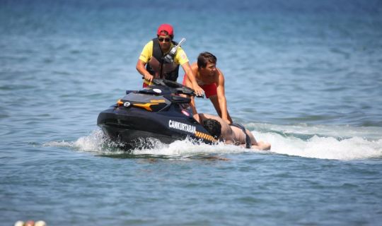 Sahillerde 121 kişi boğulmaktan kurtarıldı